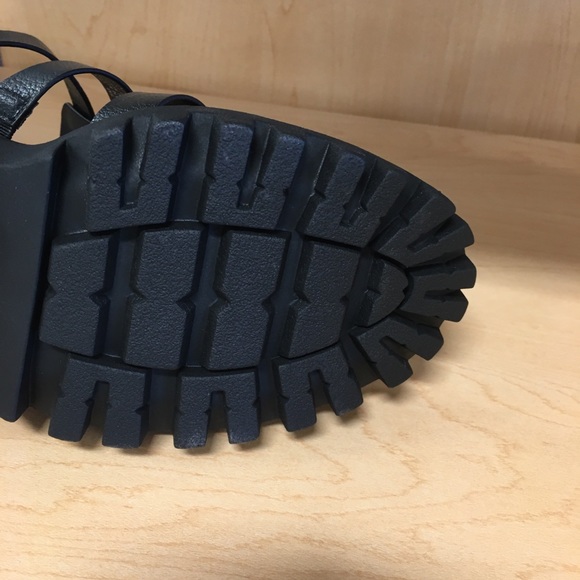 🖤Union Bay lug bottom strappy heels🖤 - Picture 5 of 6